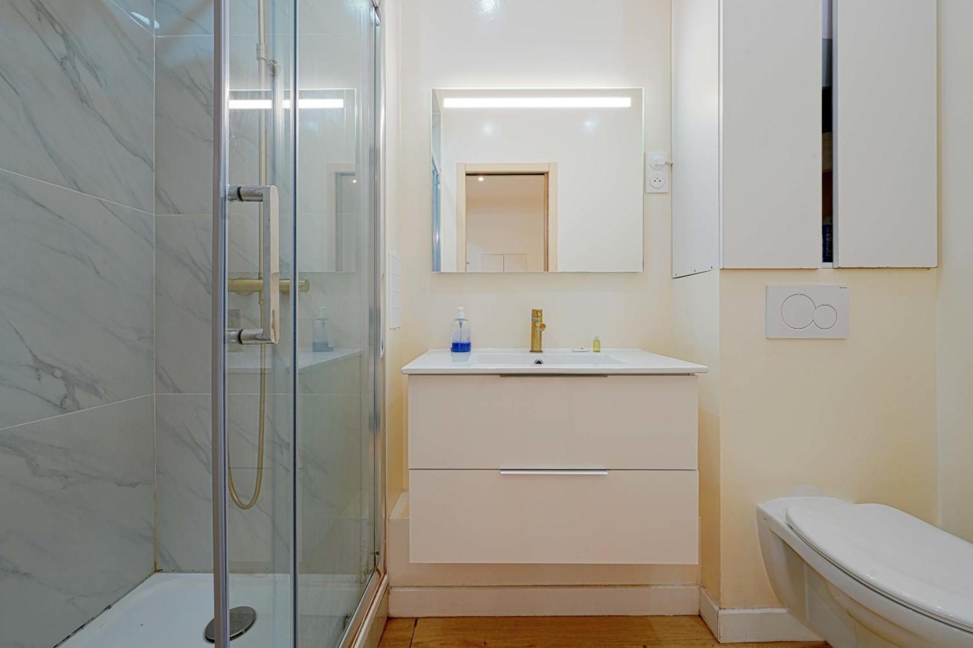 Modern Renovated Studio With A Touch Of Gilded Glamour Central Paris Appartement Buitenkant foto