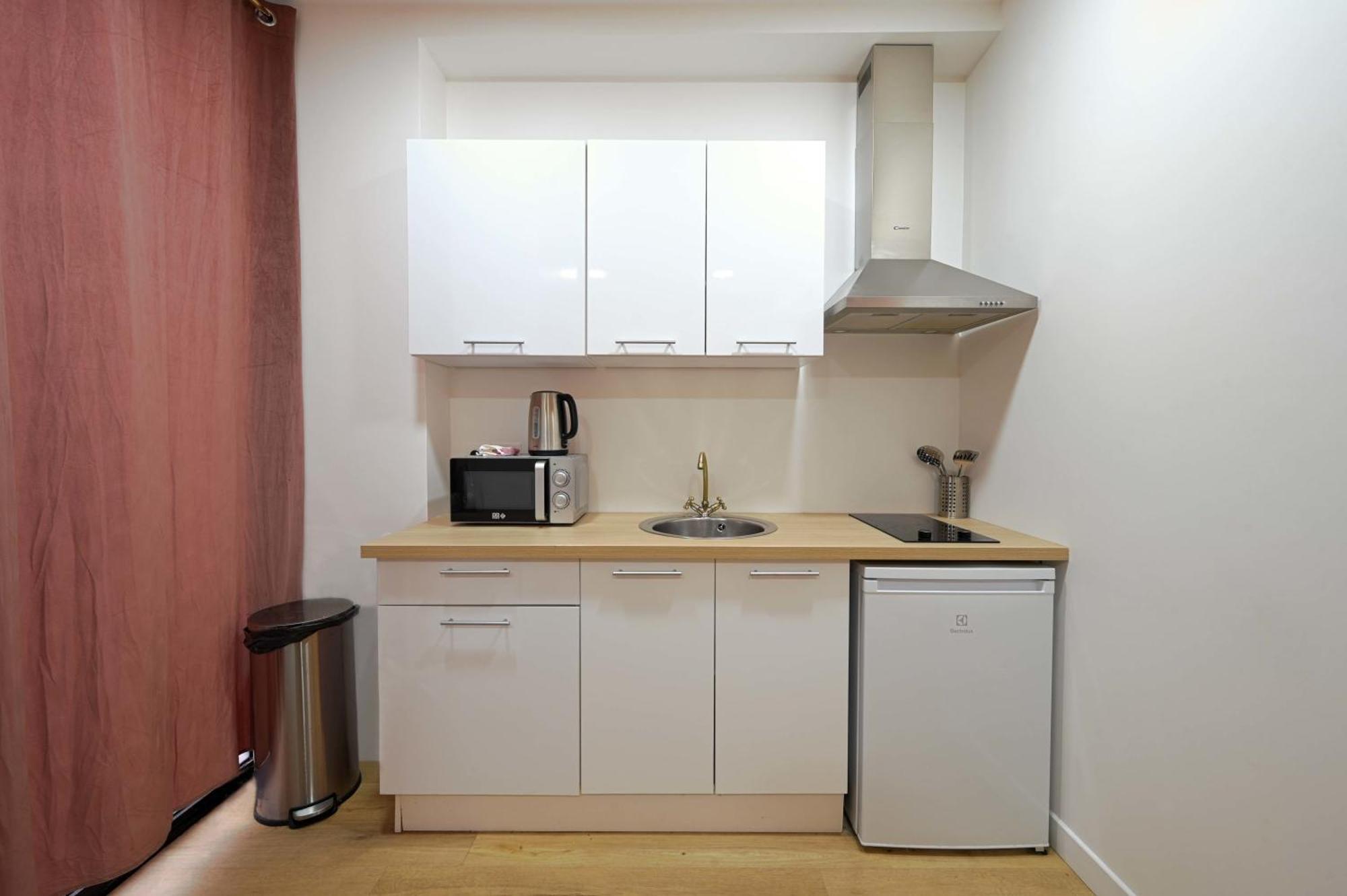 Modern Renovated Studio With A Touch Of Gilded Glamour Central Paris Appartement Buitenkant foto